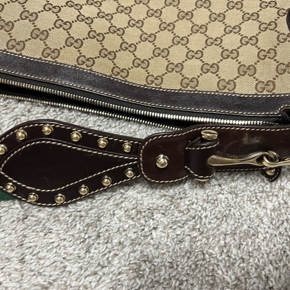 Authentic Gucci Crossbody - Picture 6 of 10